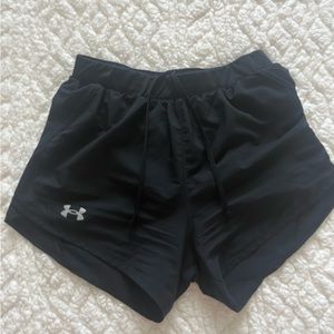 UNDER ARMOUR Shorts